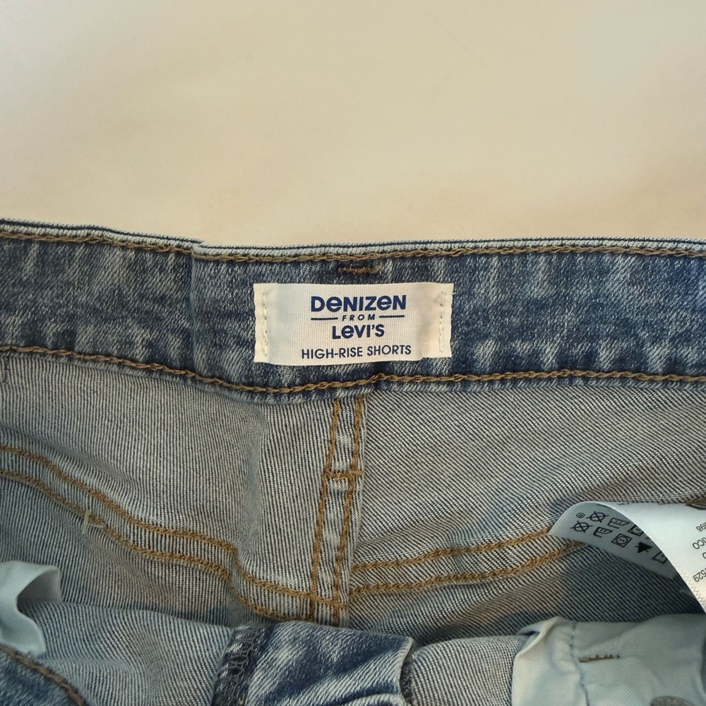 Denizen from Levi's High-Rise Denim Cutoff Shorts - Picture 3 of 4